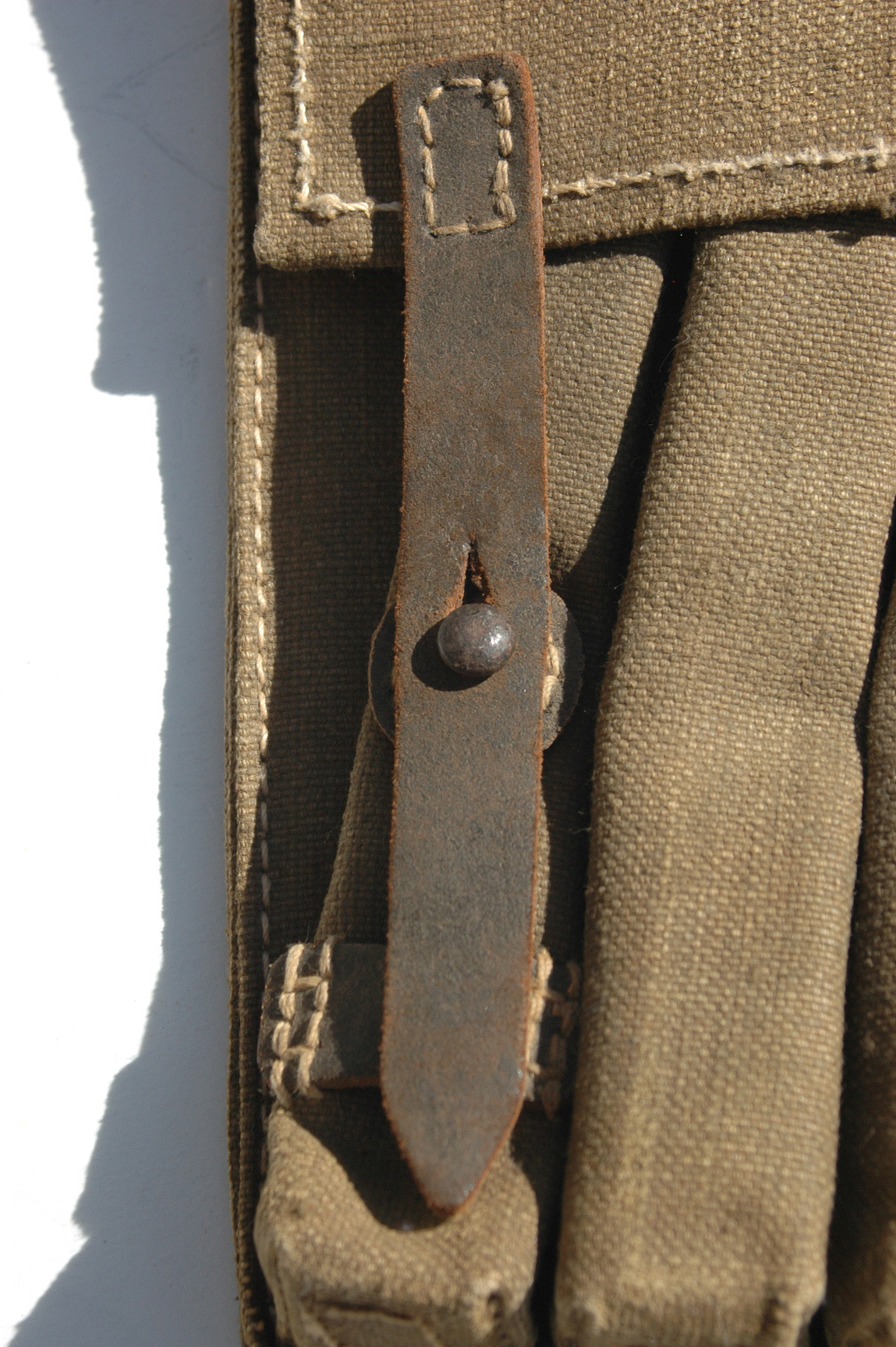Reproduction MP40 6-Cell Pouch